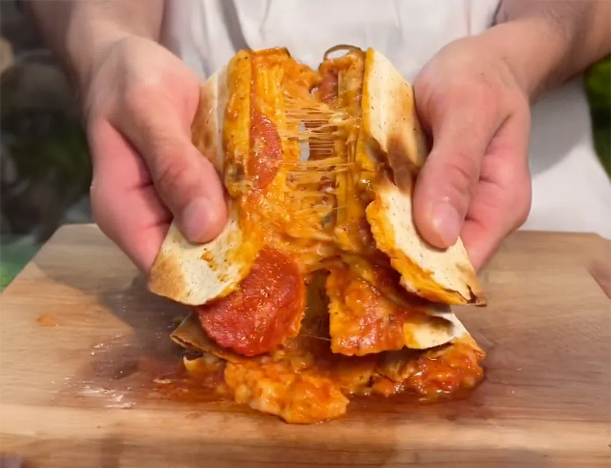 High Protein 1-Minute Pizza