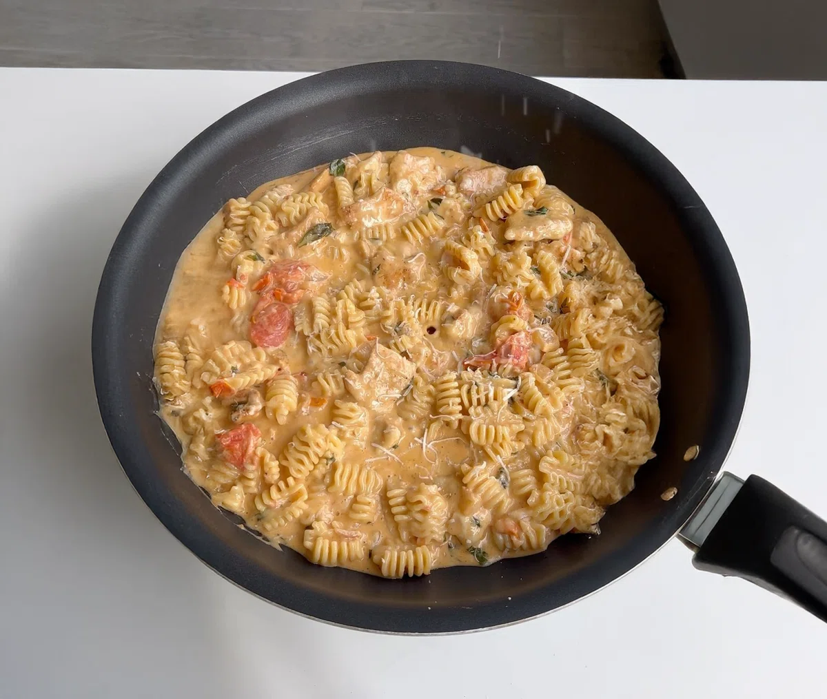 Cheesy Tomato Pasta with Chicken