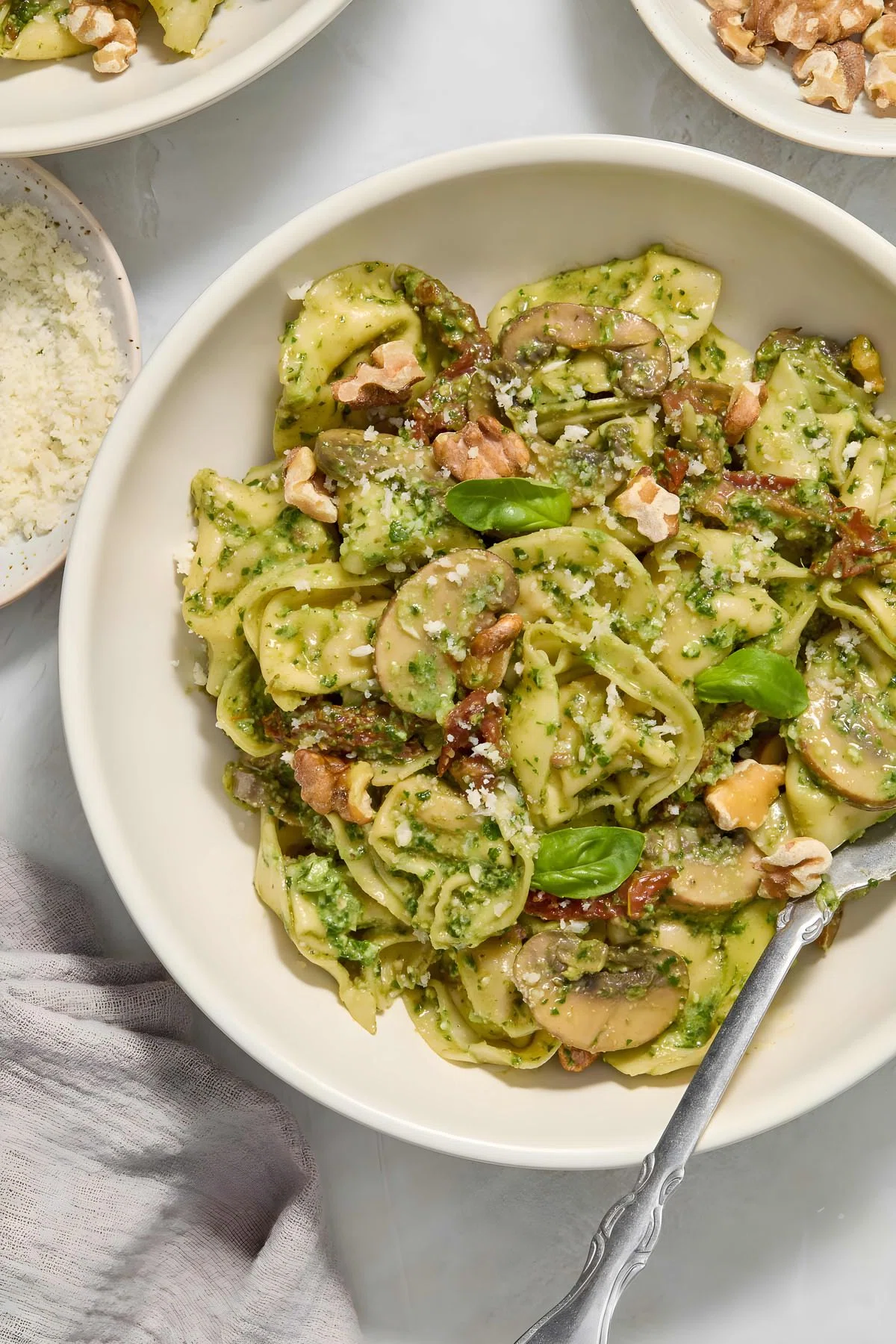 Creamy Pesto Tortellini