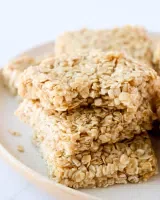 Copycat Starbucks Oat Bars (no-bake)