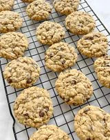 Vegan Oatmeal Chocolate Chip Cookies
