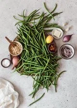 Lemony Green Beans With Pine Nuts & Garlic