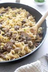One Pot Ground Beef Stroganoff
