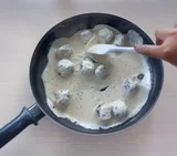 Alfredo Spaghetti with Meatballs