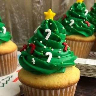 Easy Christmas Tree Cupcakes