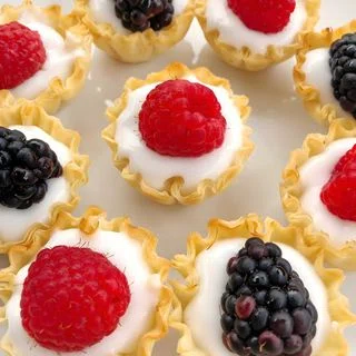 Vegan Fresh Berry Yogurt Tarts