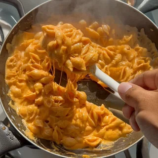 Vodka Sauce Mac & Cheese Shell Pasta