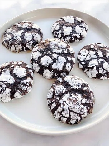 Peppermint Chocolate Crinkle Cookies