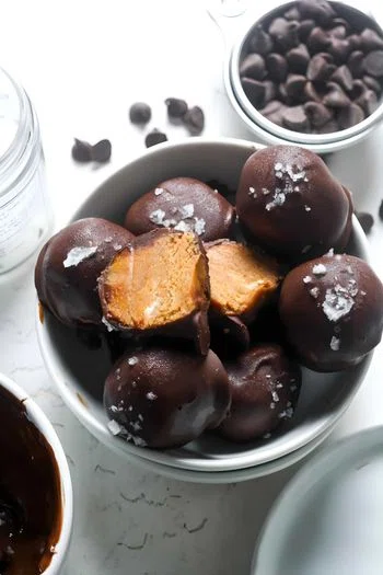 Healthy Peanut Butter Balls