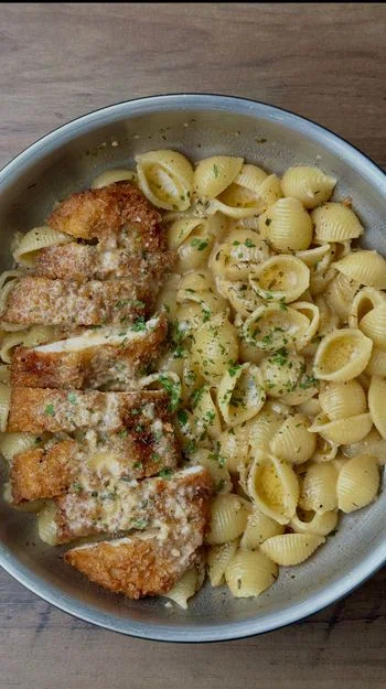 Conchiglie Alfredo Pasta with Breaded Chicken