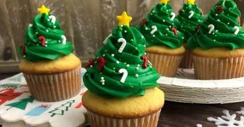 Easy Christmas Tree Cupcakes