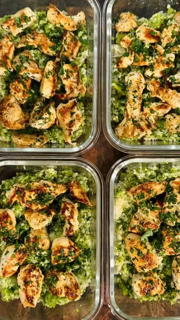 Lemon Garlic Chicken with Broccoli Cheddar Rice