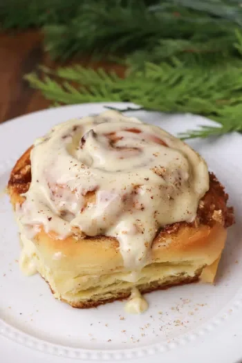 The Best Eggnog Cinnamon Rolls