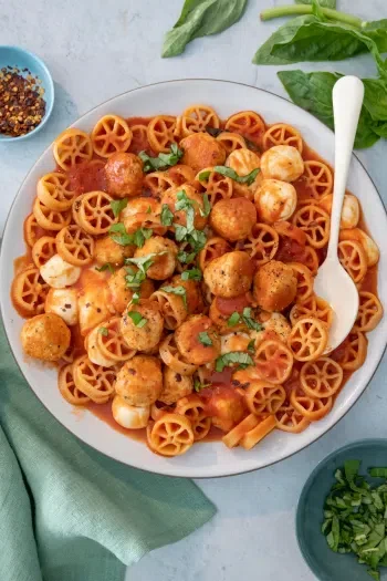 Chicken Meatballs with Wheel Pasta