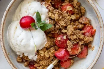 Easy Cherry Crisp Recipe