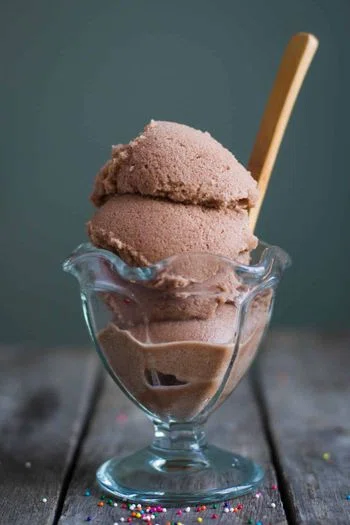 Super Simple Snow Cream Recipe You Can Make in Minutes