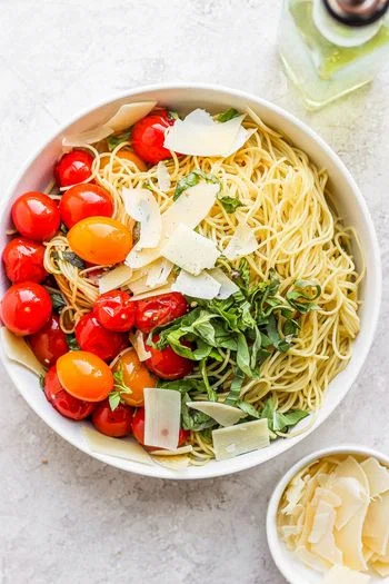 Angel Hair Pasta with Garlic Sauce