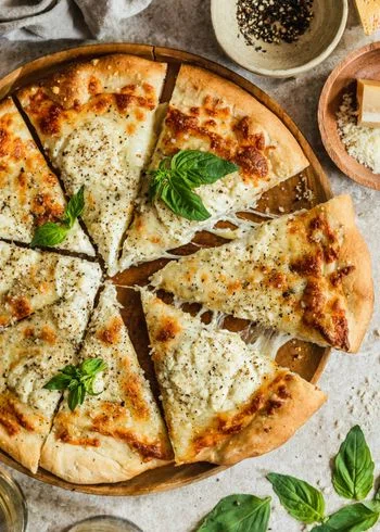 Cacio e Pepe Pizza