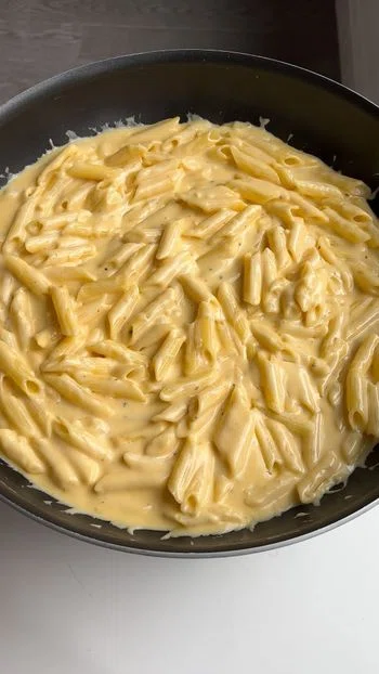 Ultimate Mac and Cheese Bake