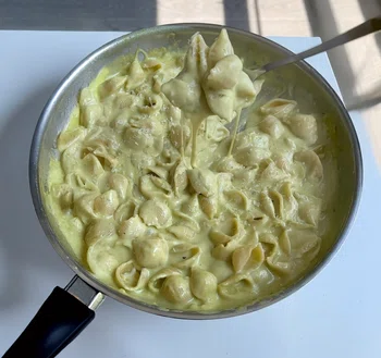 Pesto Mac & Cheese Shells