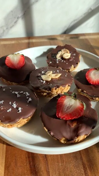 Peanut Butter & Jelly Oat Cups