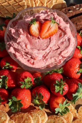 Strawberry Cheesecake Dip