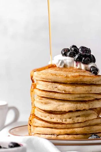 Ultra Fluffy Buttermilk Pancakes